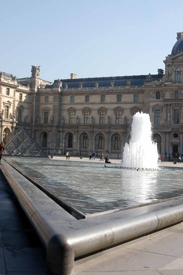 louvre-10.JPG
